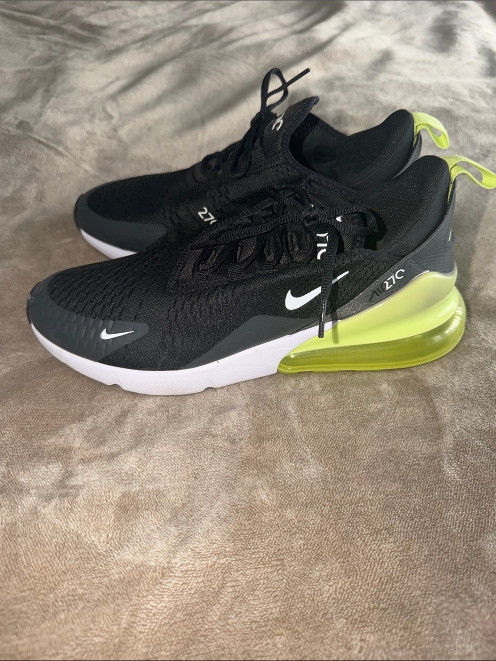 Nike  Air Max 270 Sneakers - Picture 4 of 11